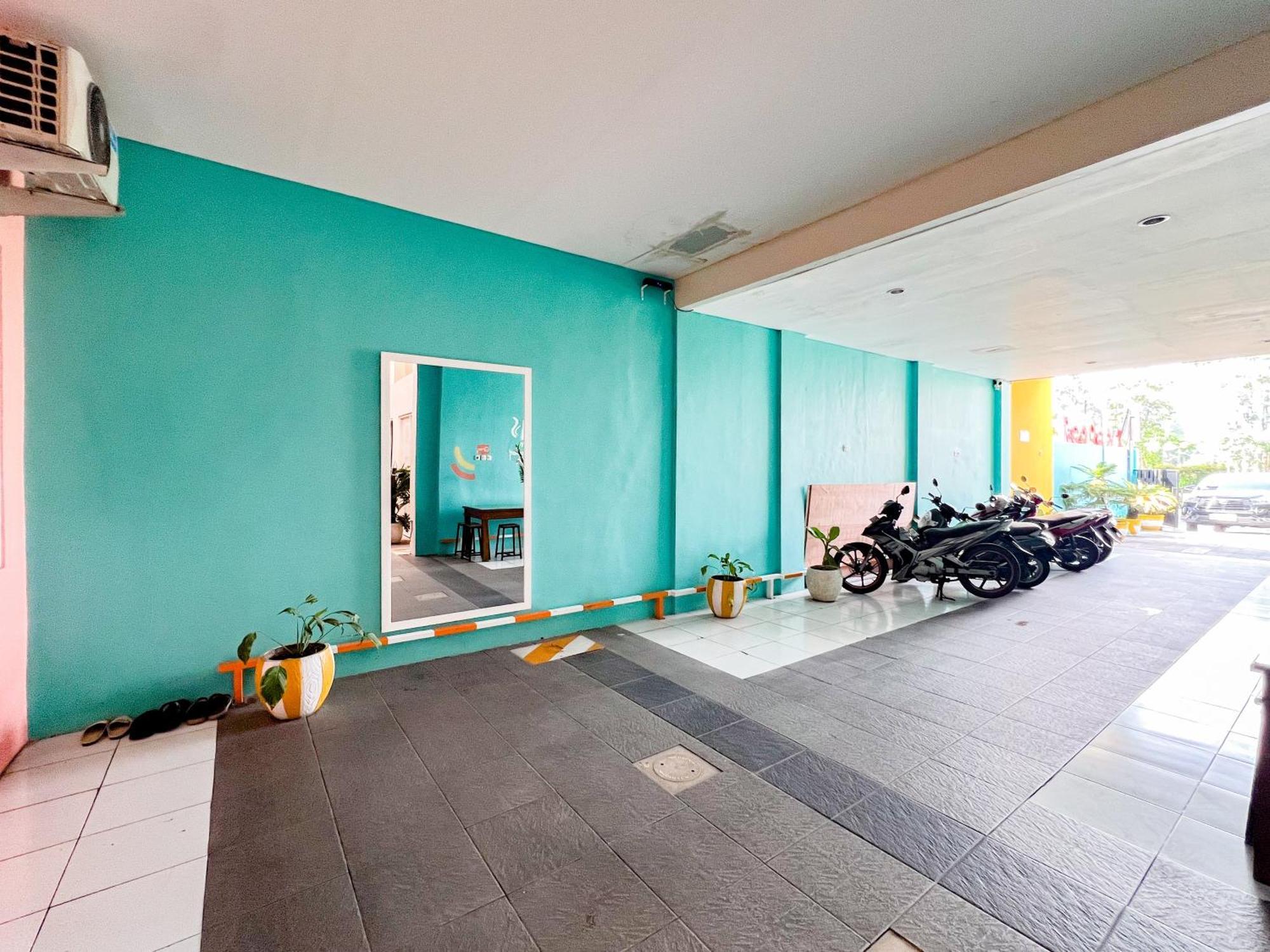 Sans Stay Bukit Palma Citraland Surabaya Kültér fotó
